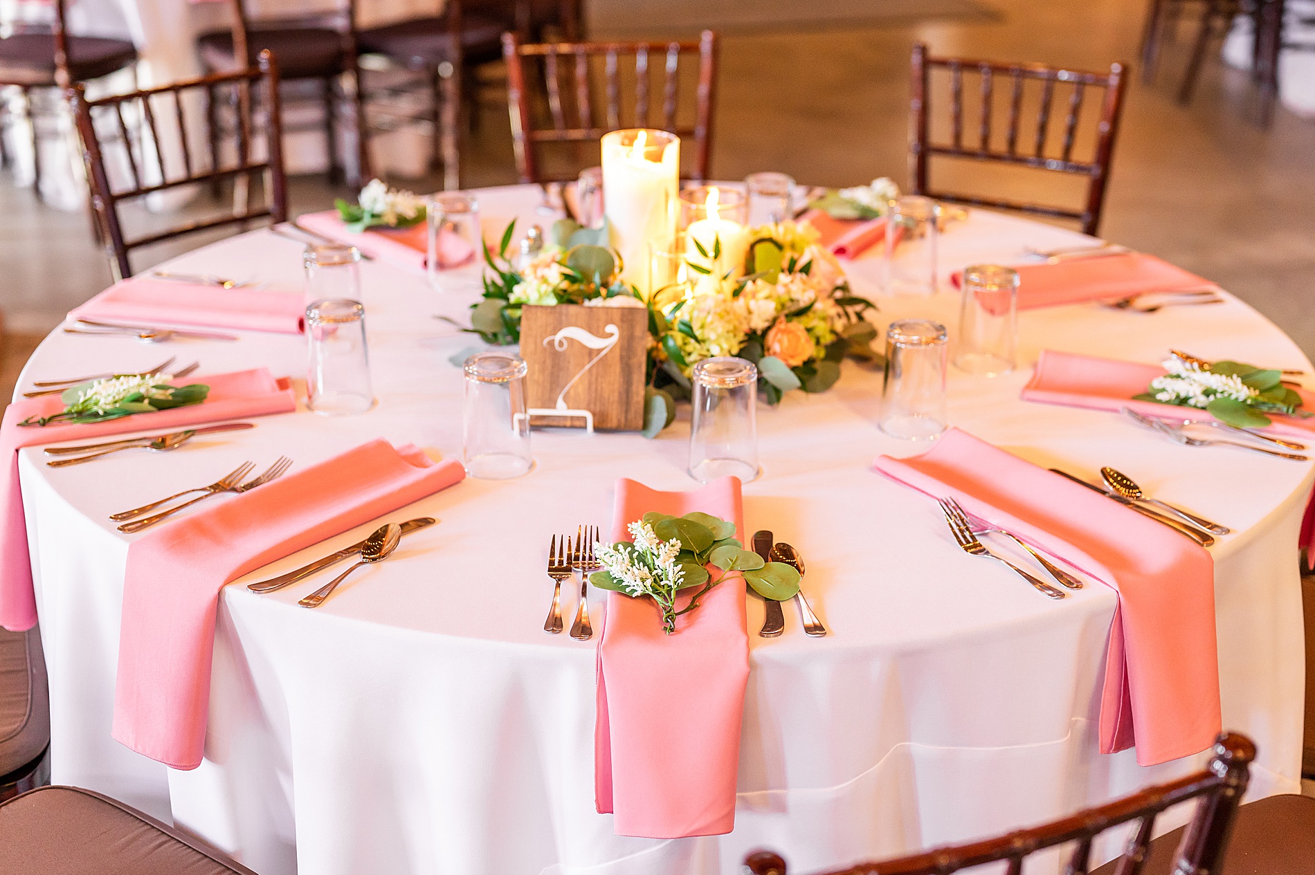 blush table setting 