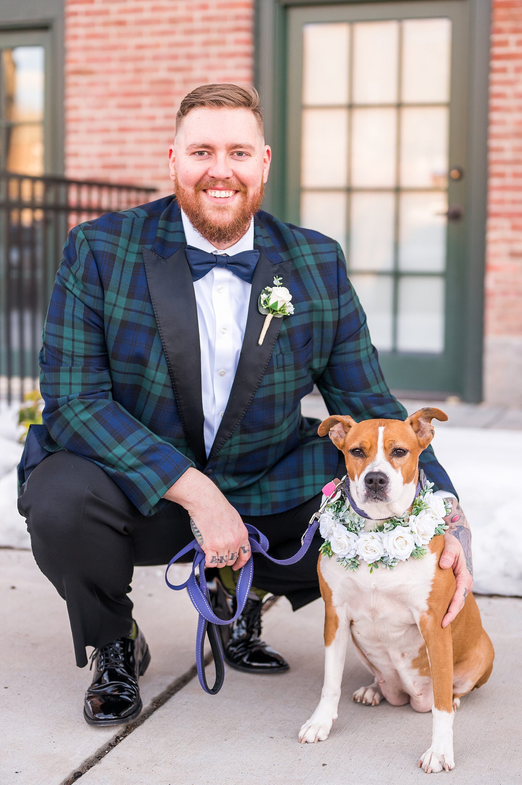 groom with dog 