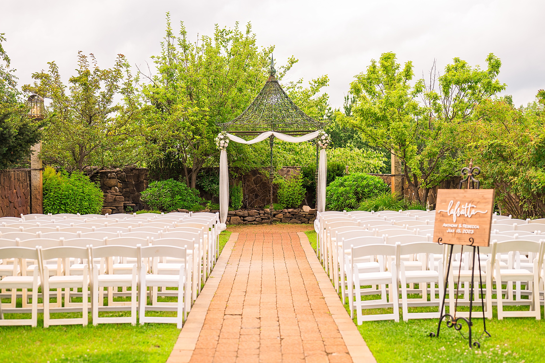 outdoor wedding ceremony at Granite Rose by Wedgewood Weddings