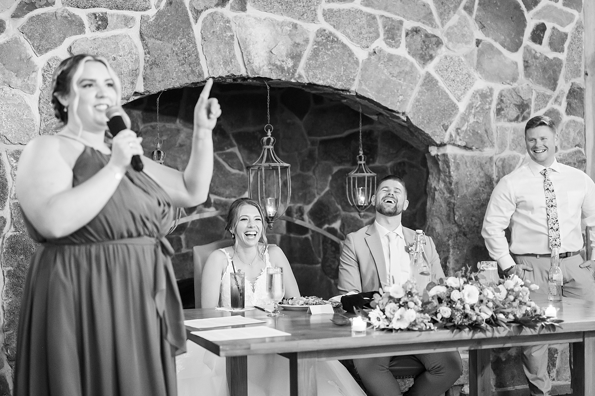 maid of honor delivers wedding speech