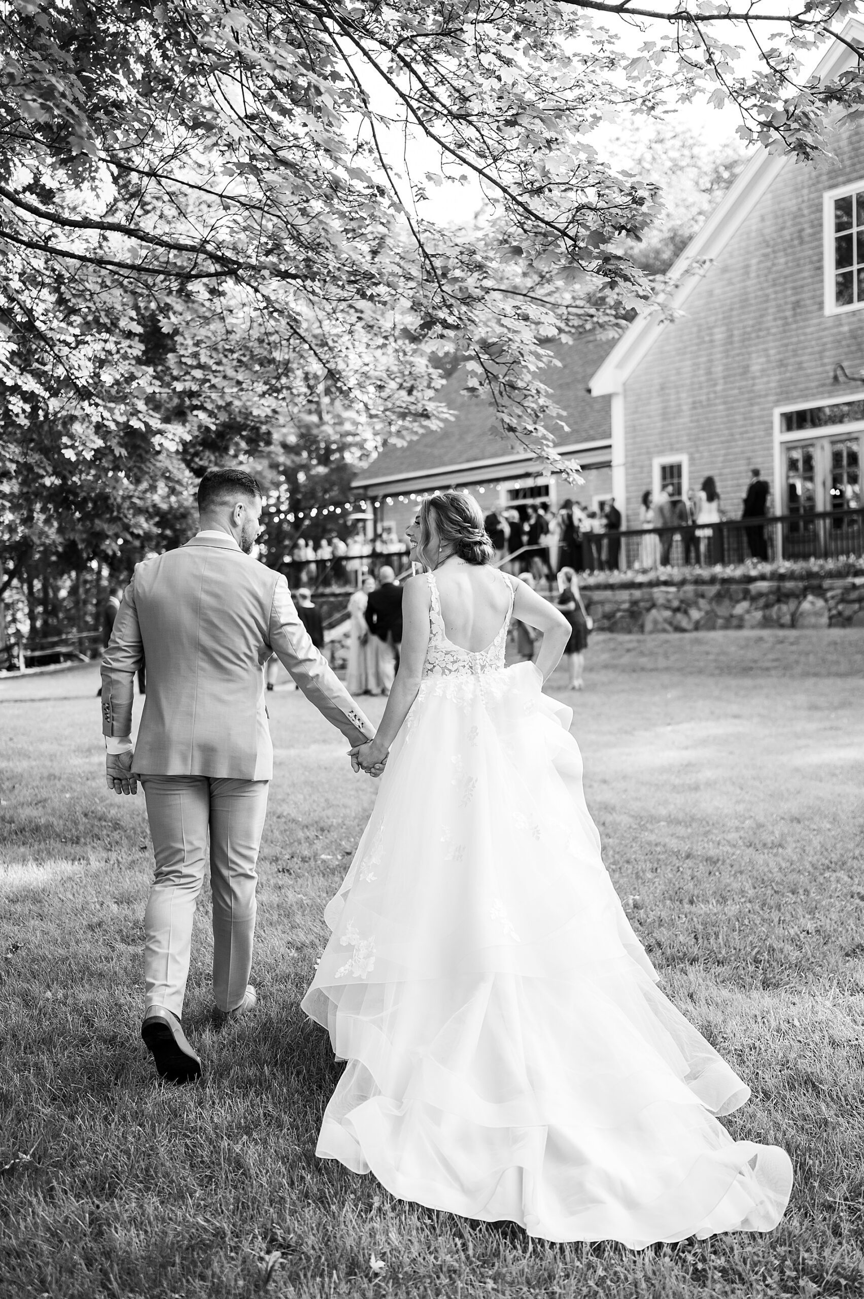 Romantic Thompson Inn Wedding in New Hampshire