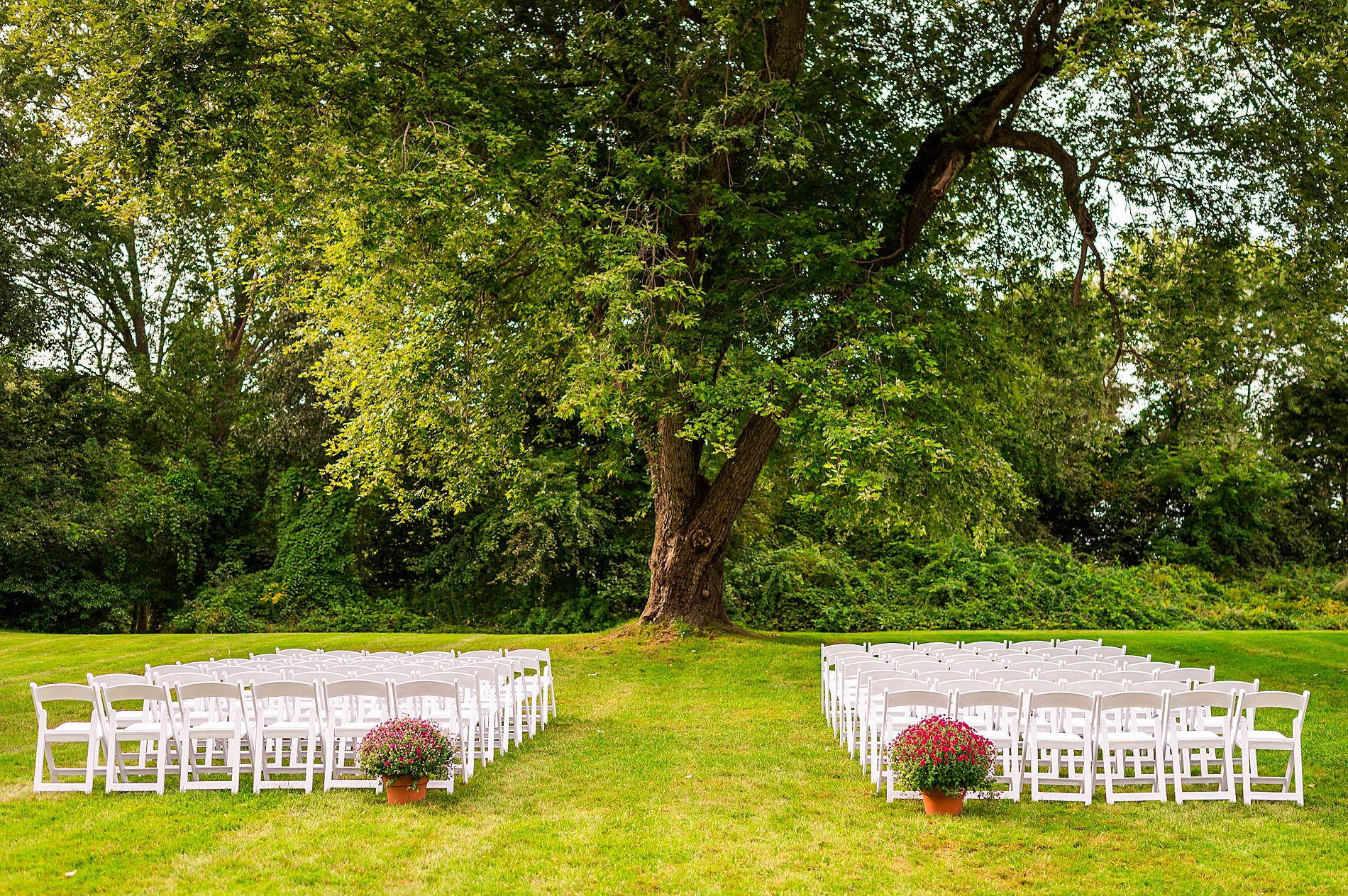 North Shore outdoor Wedding ceremony at The Hellenic Center