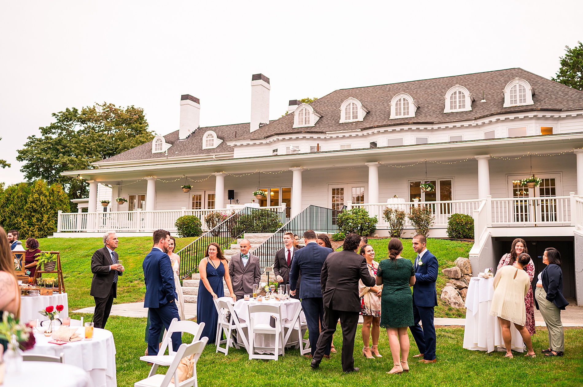 cocktail hour on the lawn of The Hellenic Center