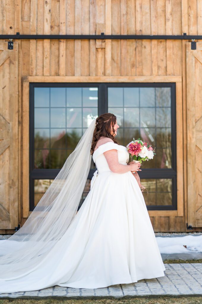 Bride holding bouquet
