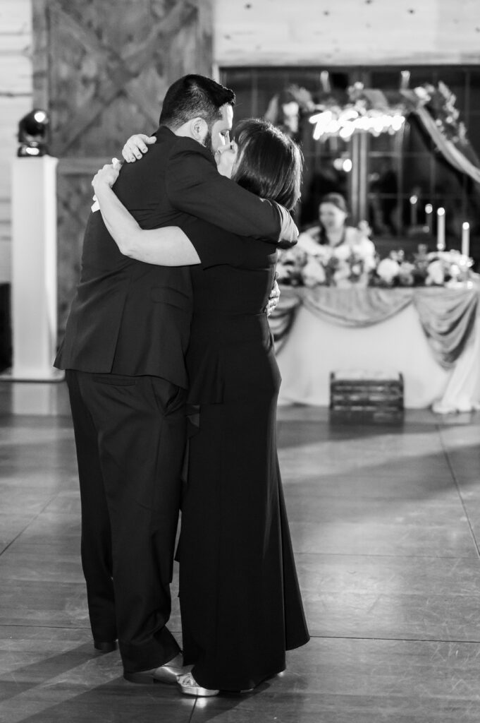 Groom and mom dance