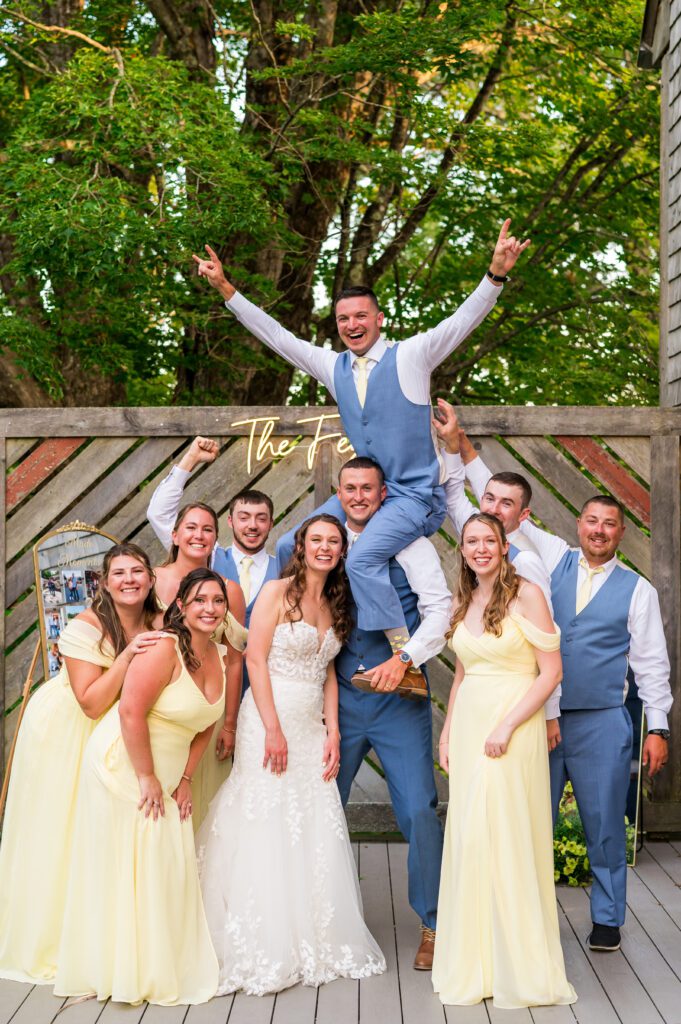 Wedding party photo inspiration | Maine barn wedding 