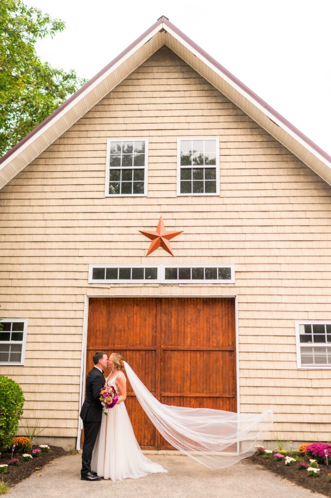 Veil toss | wedding veil inspiration 
